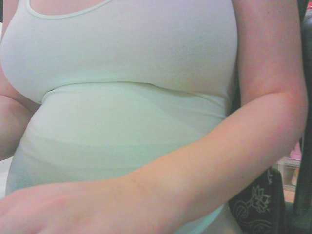 KeepmepregO live cam on BongaCams