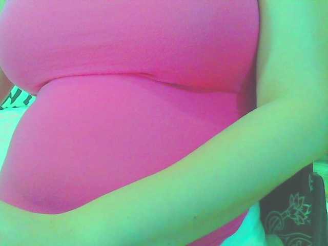 KeepmepregO live cam on BongaCams