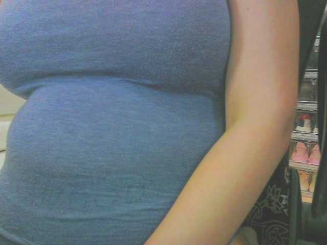 KeepmepregO live cam on BongaCams