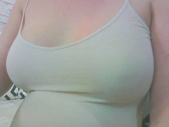 KeepmepregO live cam on BongaCams