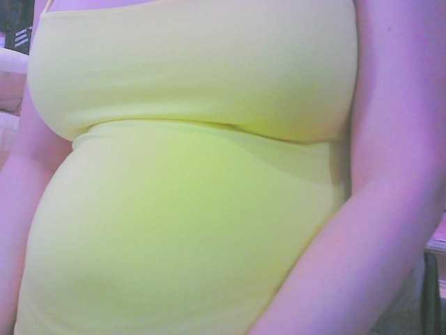 KeepmepregO live cam on BongaCams