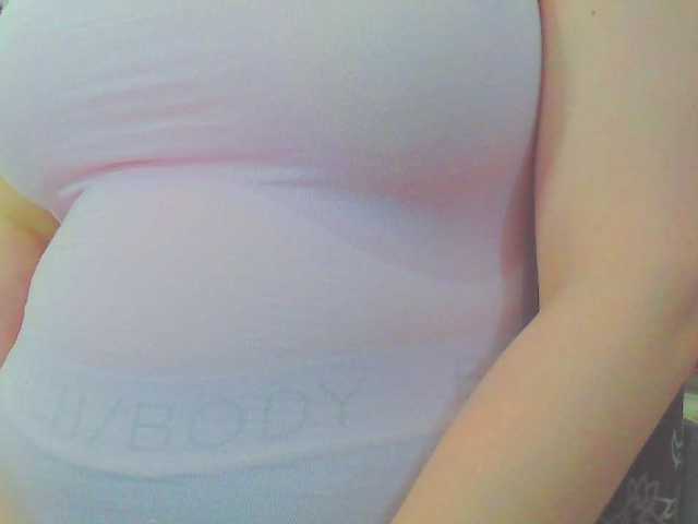KeepmepregO live cam on BongaCams
