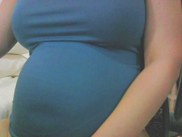 KeepmepregO live cam on BongaCams