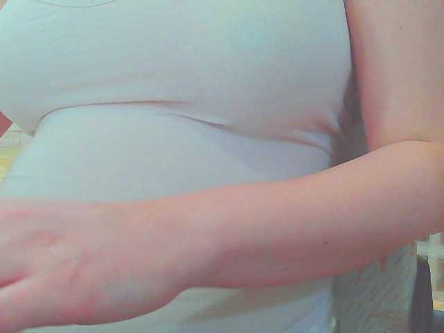 KeepmepregO live webcam show