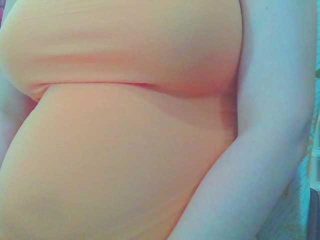 KeepmepregO live webcam show