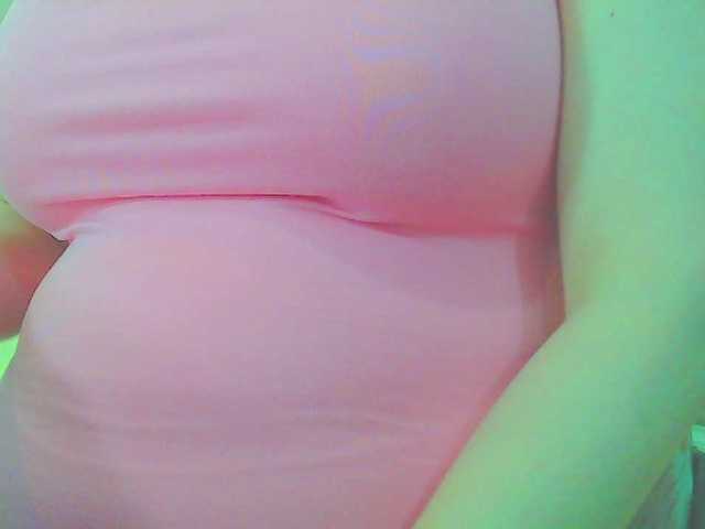 KeepmepregO live cam on BongaCams