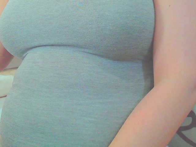 KeepmepregO live cam on BongaCams