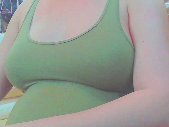 KeepmepregO live cam on BongaCams