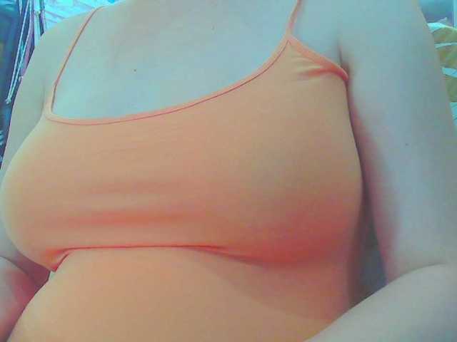 KeepmepregO live webcam show