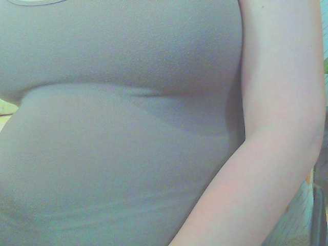 KeepmepregO live cam on BongaCams