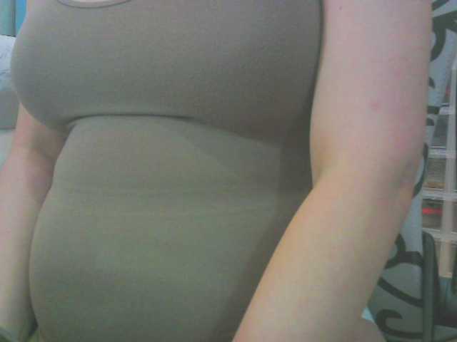 KeepmepregO live cam on BongaCams