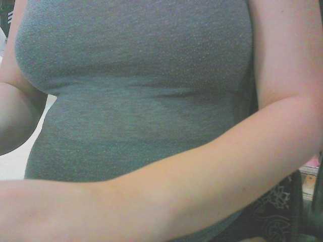 KeepmepregO live cam on BongaCams