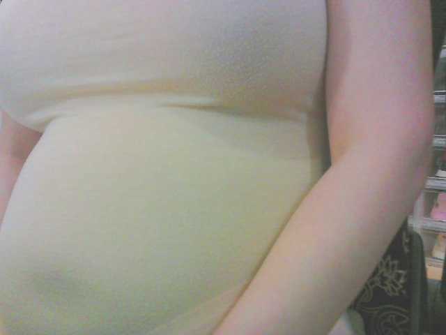 KeepmepregO live cam on BongaCams