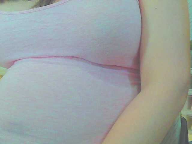 KeepmepregO live cam on BongaCams