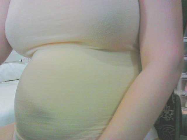 KeepmepregO live cam on BongaCams