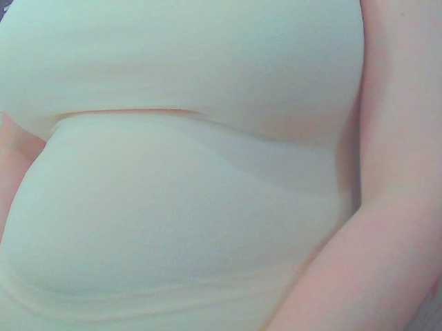 KeepmepregO live cam on BongaCams