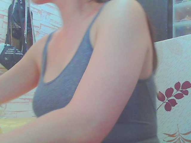 KeepmepregO live cam on BongaCams