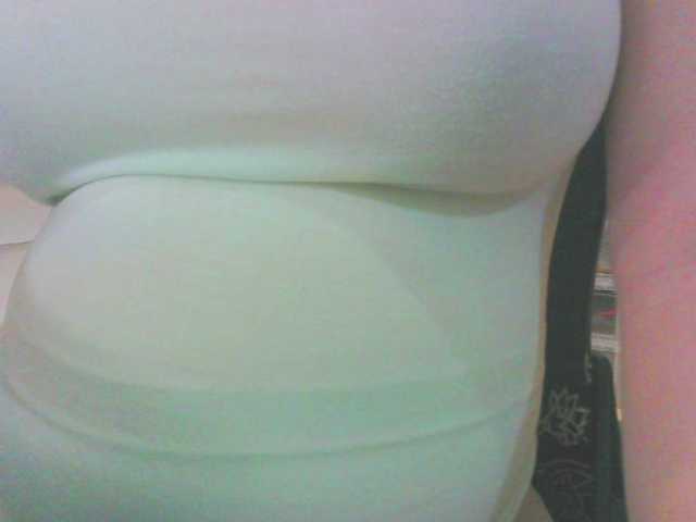 KeepmepregO live cam on BongaCams