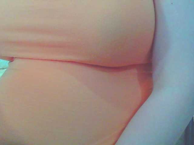 KeepmepregO live webcam show