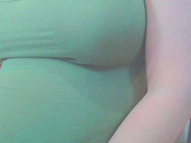 KeepmepregO live cam on BongaCams