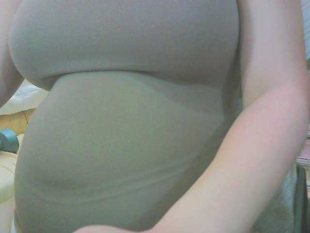 KeepmepregO live cam on BongaCams