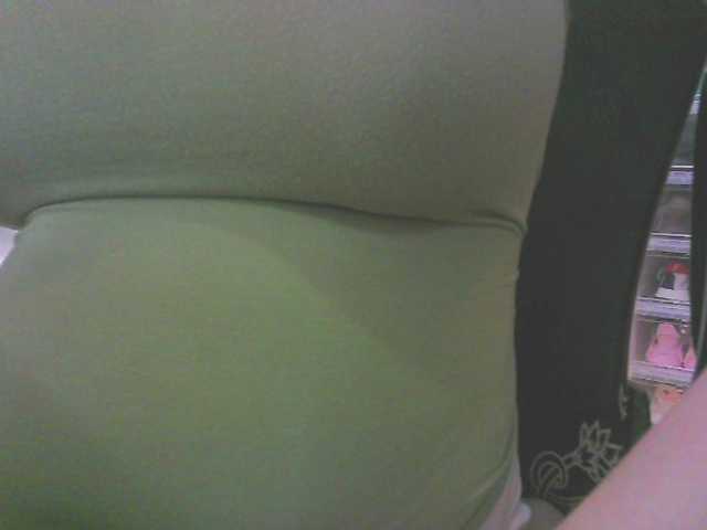 KeepmepregO live cam on BongaCams