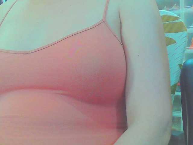 KeepmepregO live cam on BongaCams