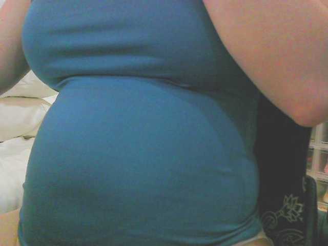 KeepmepregO live cam on BongaCams