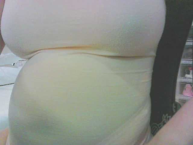 KeepmepregO live cam on BongaCams