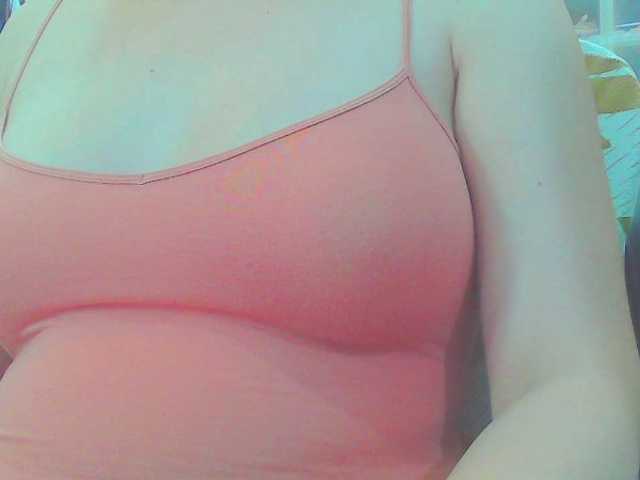 KeepmepregO live cam on BongaCams