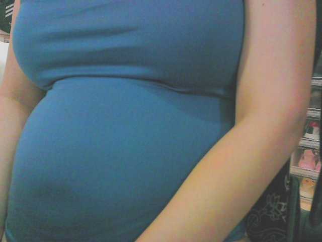 KeepmepregO live cam on BongaCams