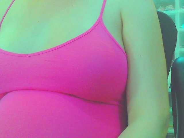 KeepmepregO live cam on BongaCams