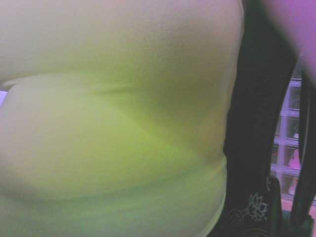 KeepmepregO live cam on BongaCams