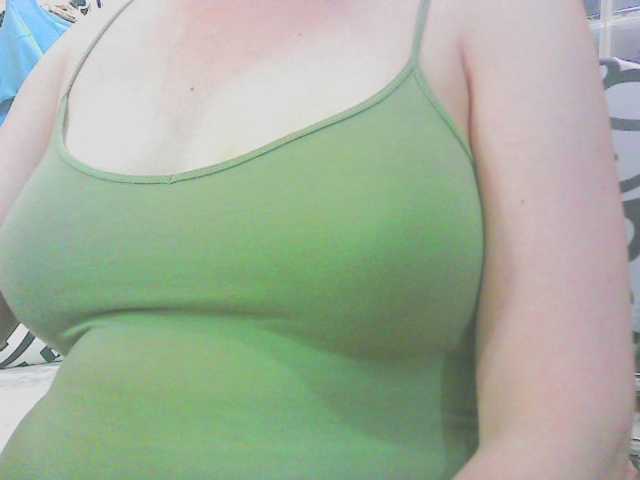 KeepmepregO live cam on BongaCams