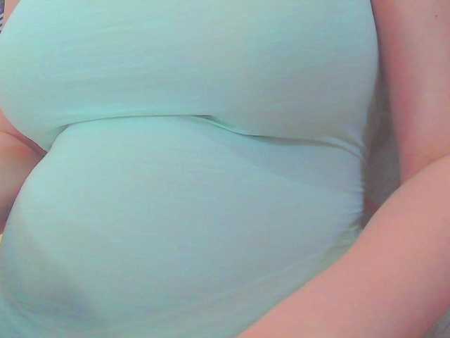 KeepmepregO live cam on BongaCams