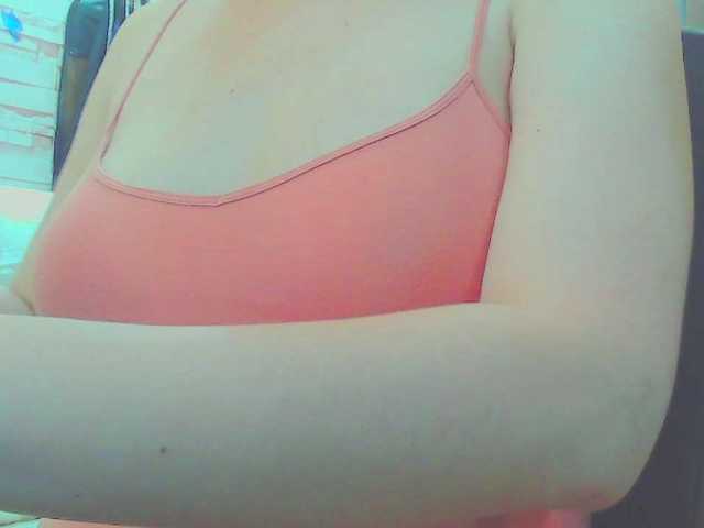 KeepmepregO live cam on BongaCams