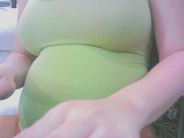 KeepmepregO live cam on BongaCams