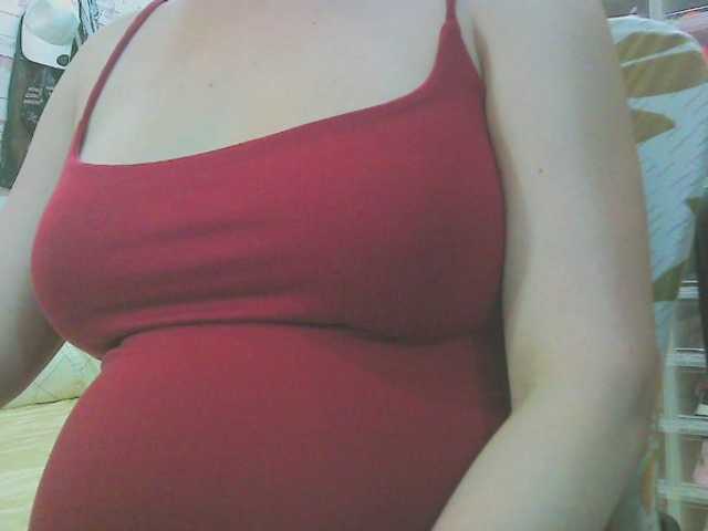 KeepmepregO live cam on BongaCams