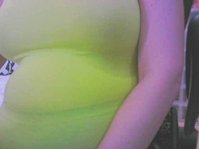KeepmepregO live cam on BongaCams