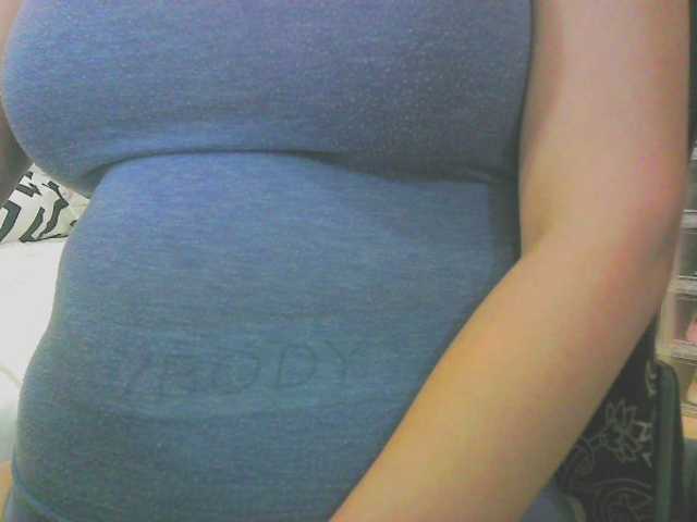KeepmepregO live cam on BongaCams