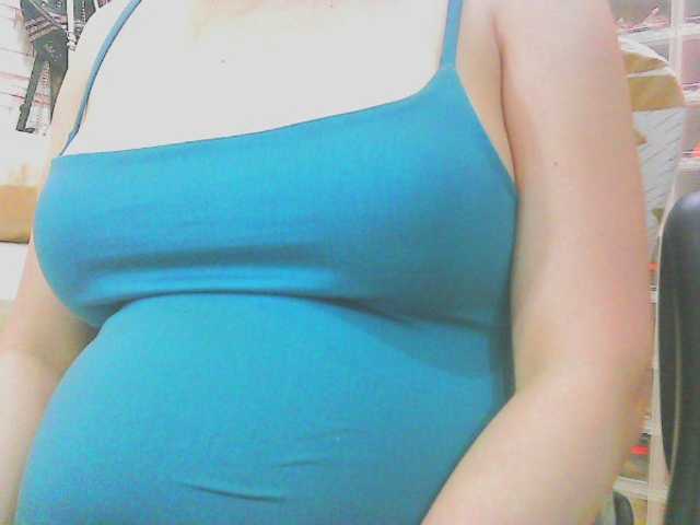 KeepmepregO live cam on BongaCams