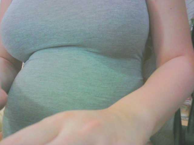 KeepmepregO live cam on BongaCams