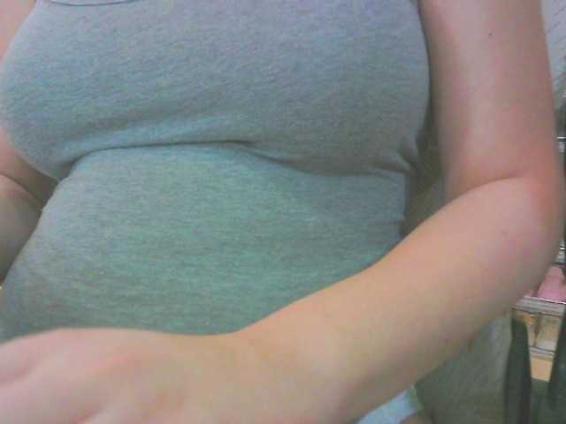 KeepmepregO live cam on BongaCams