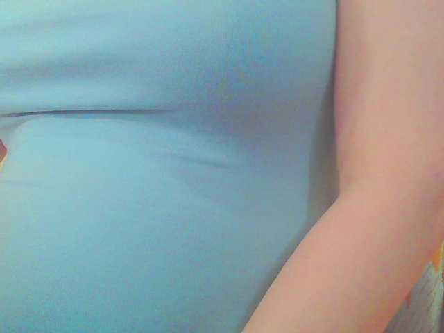 KeepmepregO live cam on BongaCams
