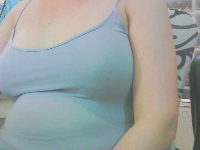 KeepmepregO live cam on BongaCams