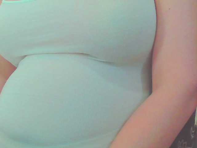 KeepmepregO live cam on BongaCams