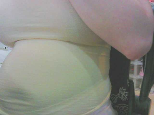 KeepmepregO live cam on BongaCams