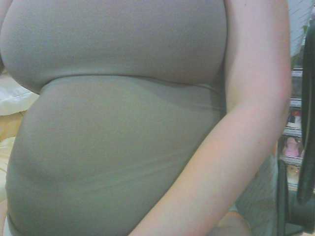 KeepmepregO live cam on BongaCams