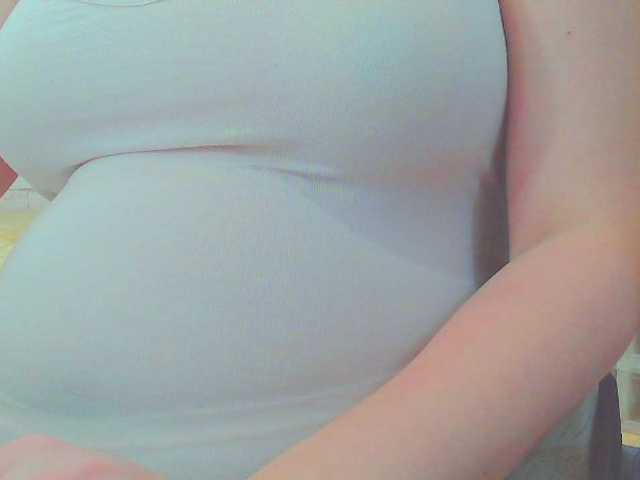 KeepmepregO live cam on BongaCams