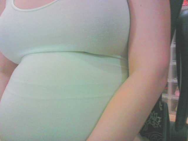 KeepmepregO live cam on BongaCams